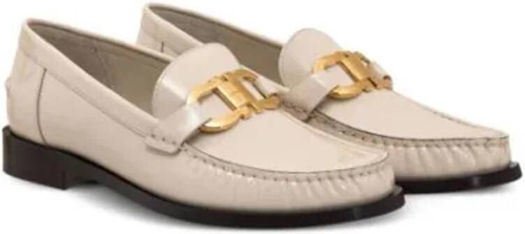 Salvatore Ferragamo Leren Loafers met Goudkleurige Hardware Beige Dames