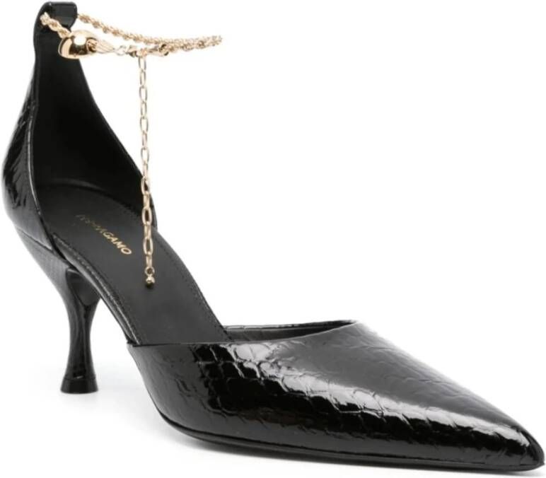 Salvatore Ferragamo Leren pumps met lak effect Black Dames