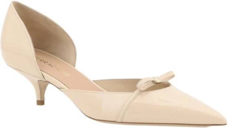 Salvatore Ferragamo Leren Pumps met Strikdetail en Kittenhak Beige Dames