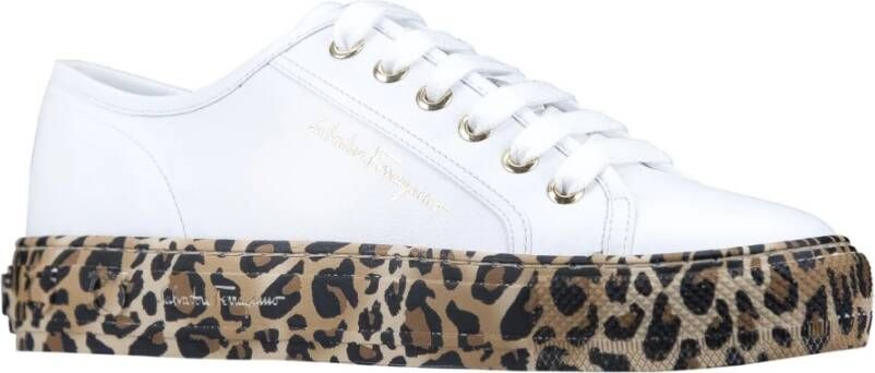 Salvatore Ferragamo Leren Sneakers met Gouden Details White Dames