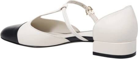 Salvatore Ferragamo Mascarpone Nero Ballerina's Schoenen White Dames