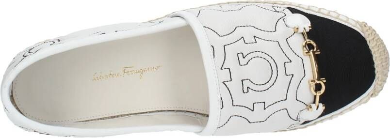 Salvatore Ferragamo Platte schoenen Beige Dames