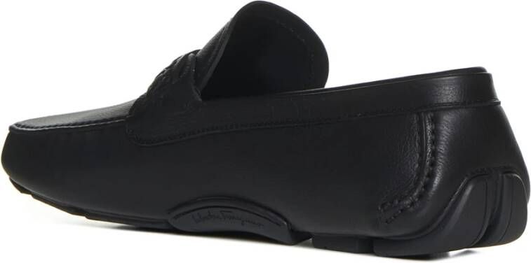 Salvatore Ferragamo Platte schoenen voor vrouwen Black Heren