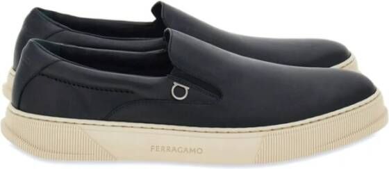 Salvatore Ferragamo Platte schoenen voor vrouwen Black Heren