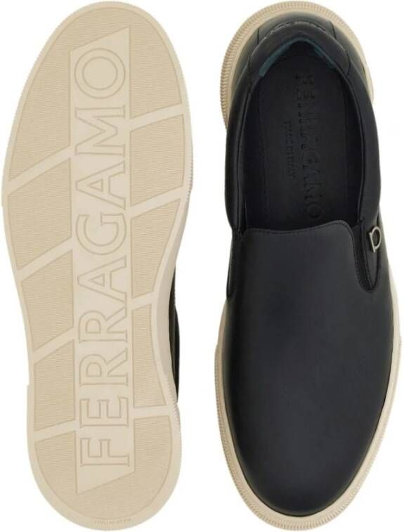 Salvatore Ferragamo Platte schoenen voor vrouwen Black Heren