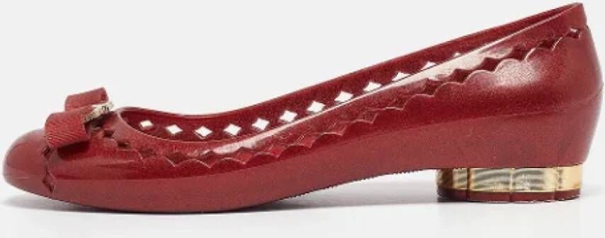 Salvatore Ferragamo Pre-owned Fabric flats Red Dames