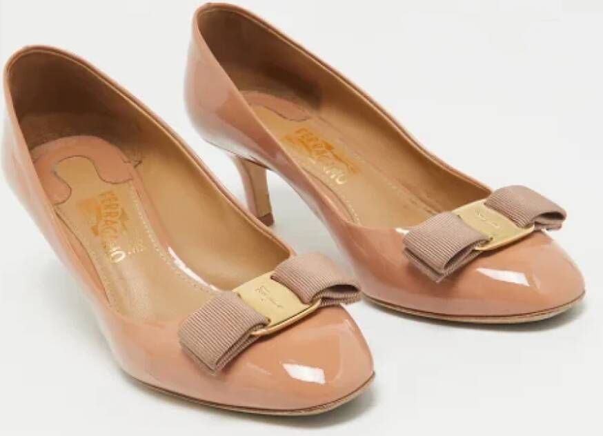 Salvatore Ferragamo Pre-owned Fabric heels Pink Dames