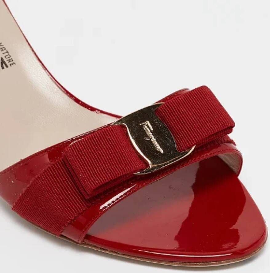 Salvatore Ferragamo Pre-owned Fabric sandals Red Dames