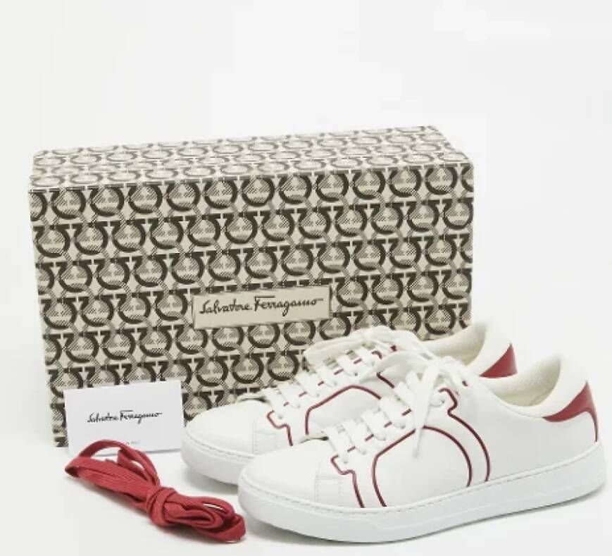 Salvatore Ferragamo Pre-owned Fabric sneakers White Dames