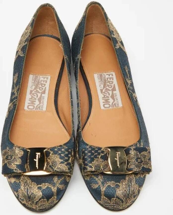 Salvatore Ferragamo Pre-owned Lace flats Blue Dames