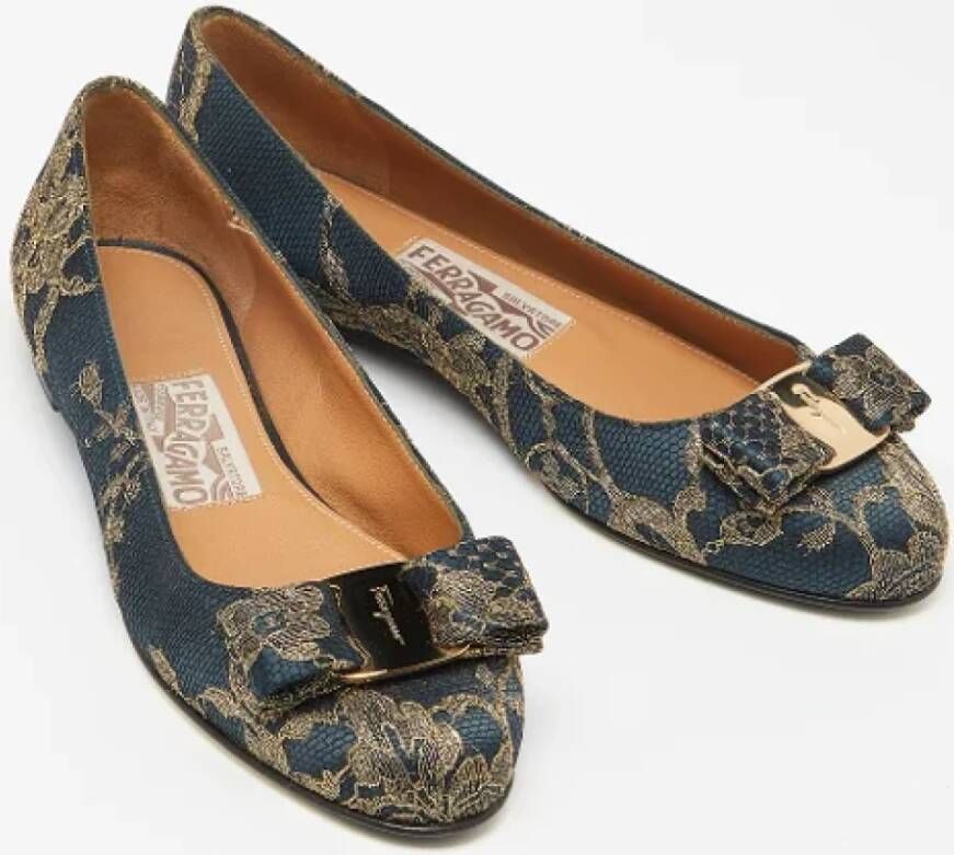 Salvatore Ferragamo Pre-owned Lace flats Blue Dames