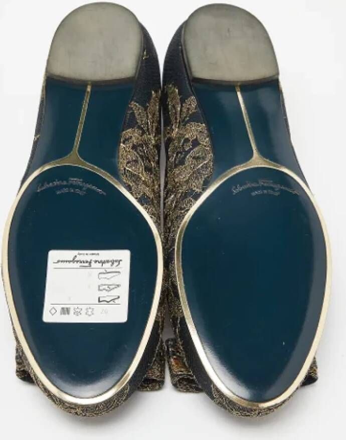 Salvatore Ferragamo Pre-owned Lace flats Blue Dames