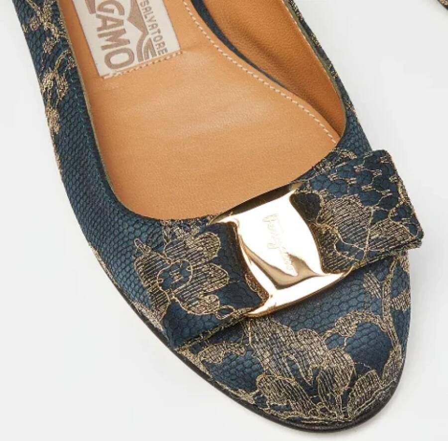 Salvatore Ferragamo Pre-owned Lace flats Blue Dames