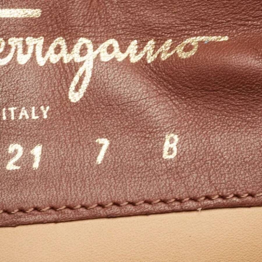 Salvatore Ferragamo Pre-owned Leather boots Brown Dames