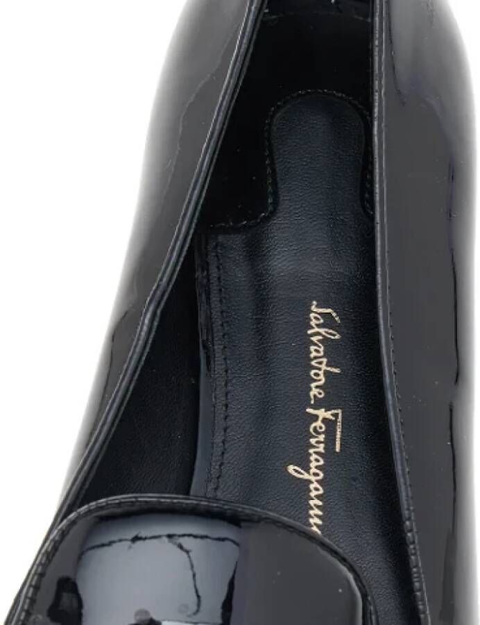 Salvatore Ferragamo Pre-owned Leather flats Black Dames