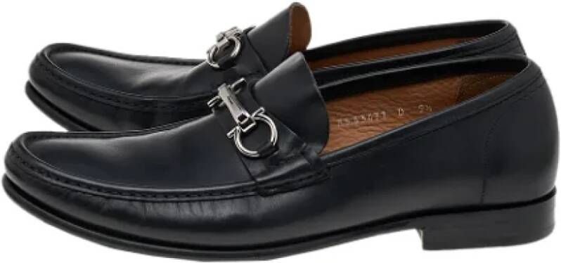 Salvatore Ferragamo Pre-owned Leather flats Black Dames