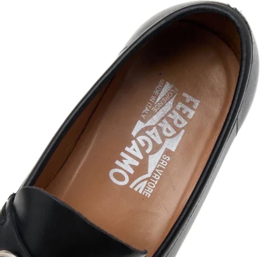 Salvatore Ferragamo Pre-owned Leather flats Black Dames