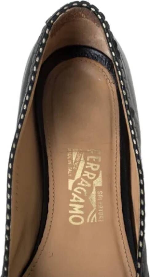 Salvatore Ferragamo Pre-owned Leather flats Black Dames