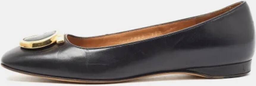 Salvatore Ferragamo Pre-owned Leather flats Black Dames