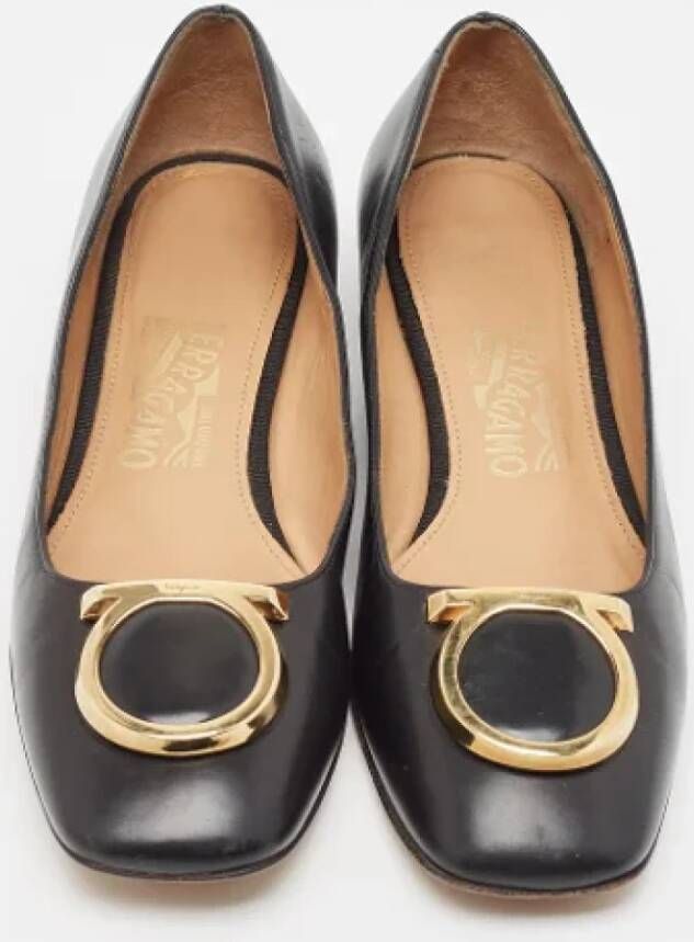 Salvatore Ferragamo Pre-owned Leather flats Black Dames