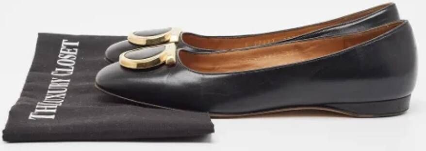 Salvatore Ferragamo Pre-owned Leather flats Black Dames