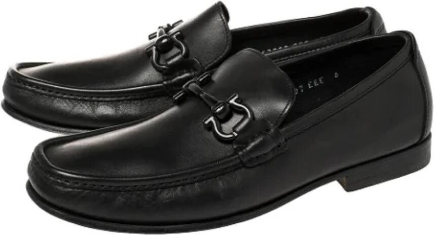 Salvatore Ferragamo Pre-owned Leather flats Black Dames