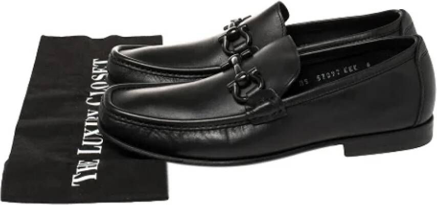 Salvatore Ferragamo Pre-owned Leather flats Black Dames