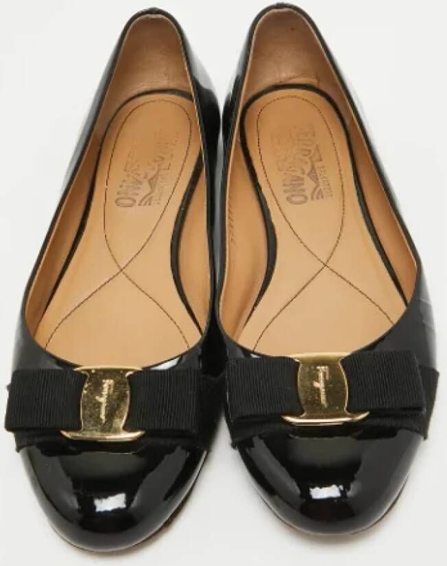 Salvatore Ferragamo Pre-owned Leather flats Black Dames