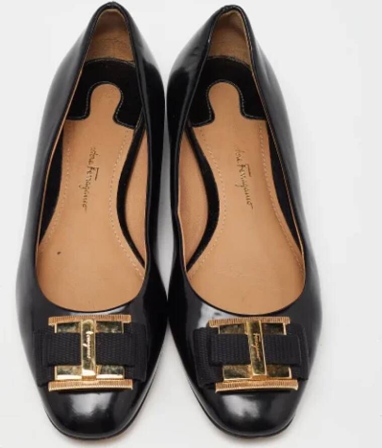 Salvatore Ferragamo Pre-owned Leather flats Black Dames