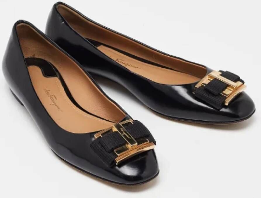 Salvatore Ferragamo Pre-owned Leather flats Black Dames