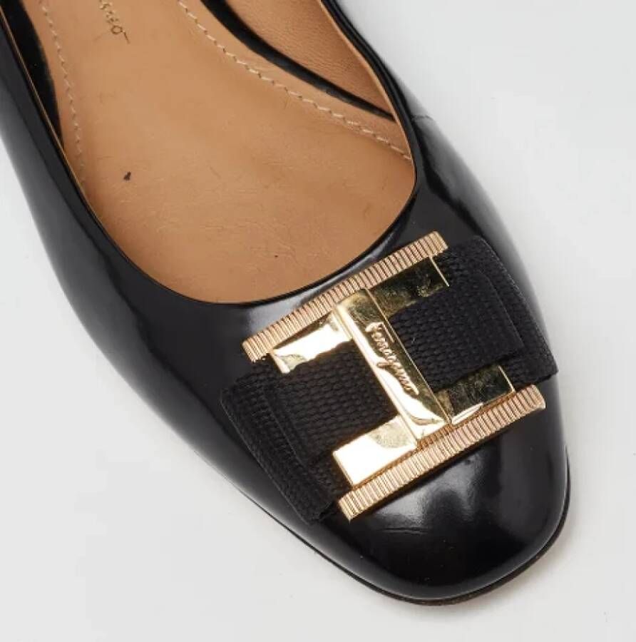 Salvatore Ferragamo Pre-owned Leather flats Black Dames