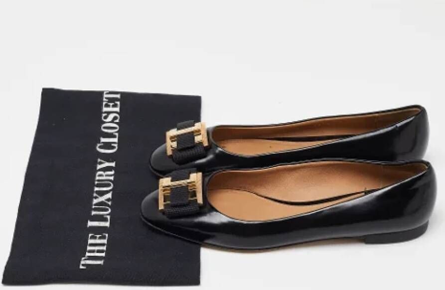 Salvatore Ferragamo Pre-owned Leather flats Black Dames