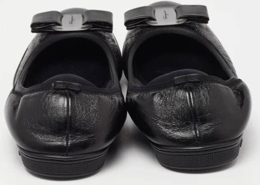 Salvatore Ferragamo Pre-owned Leather flats Black Dames