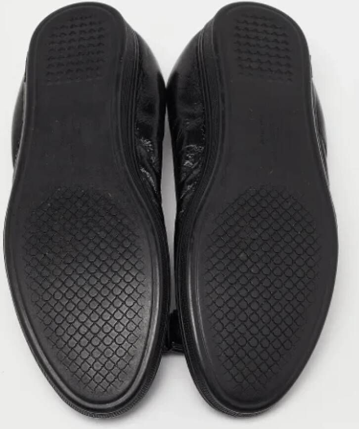 Salvatore Ferragamo Pre-owned Leather flats Black Dames