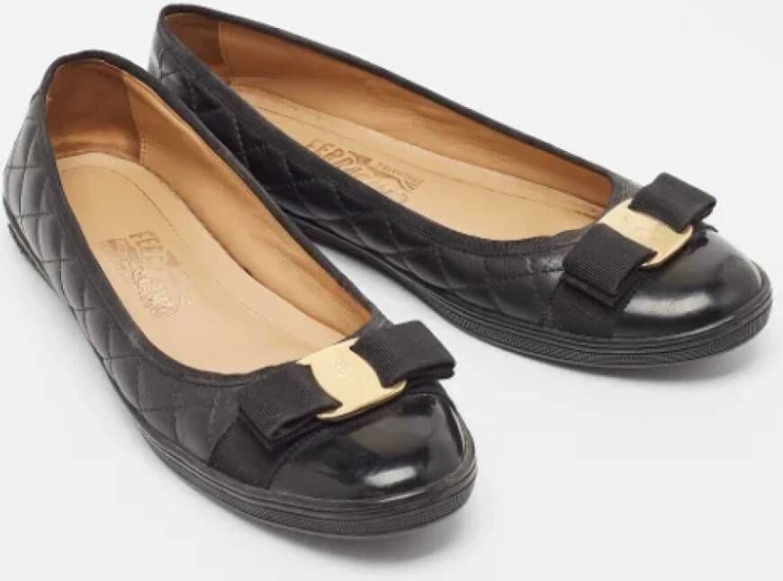 Salvatore Ferragamo Pre-owned Leather flats Black Dames