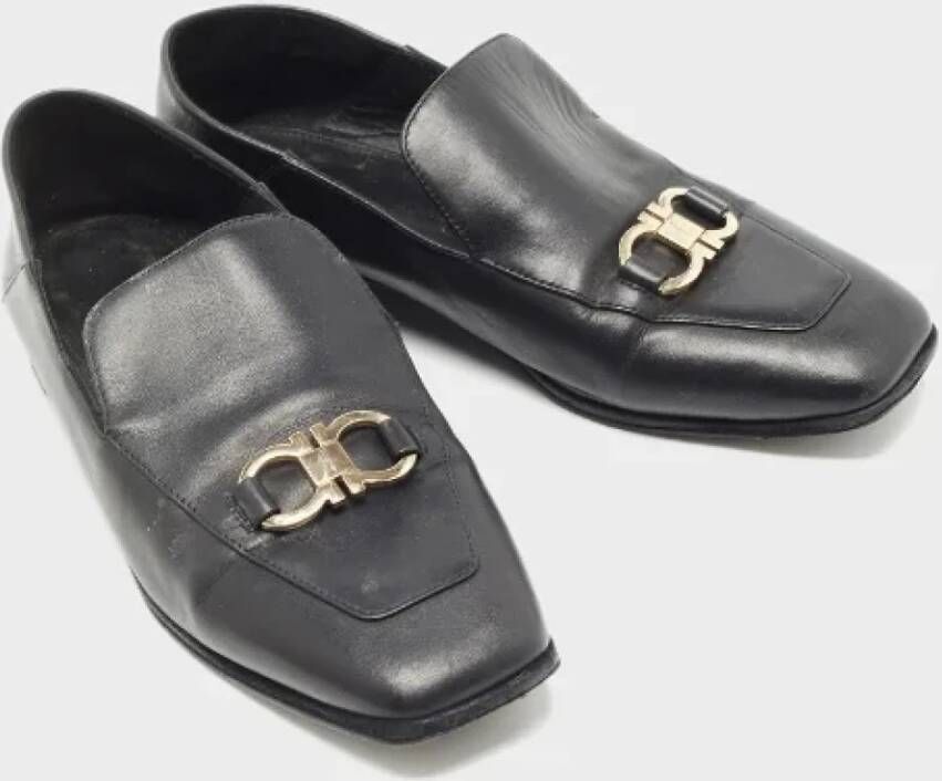 Salvatore Ferragamo Pre-owned Leather flats Black Dames