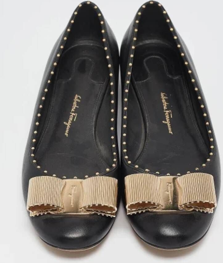 Salvatore Ferragamo Pre-owned Leather flats Black Dames