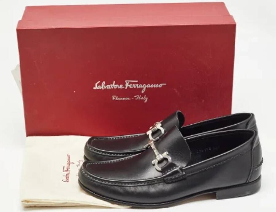 Salvatore Ferragamo Pre-owned Leather flats Black Heren