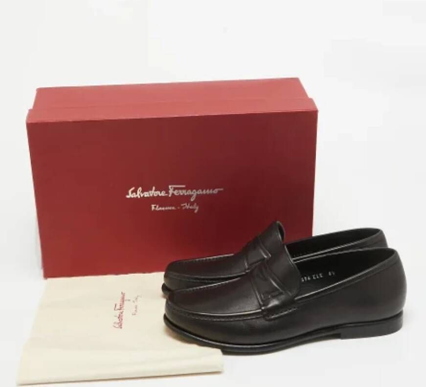 Salvatore Ferragamo Pre-owned Leather flats Black Heren