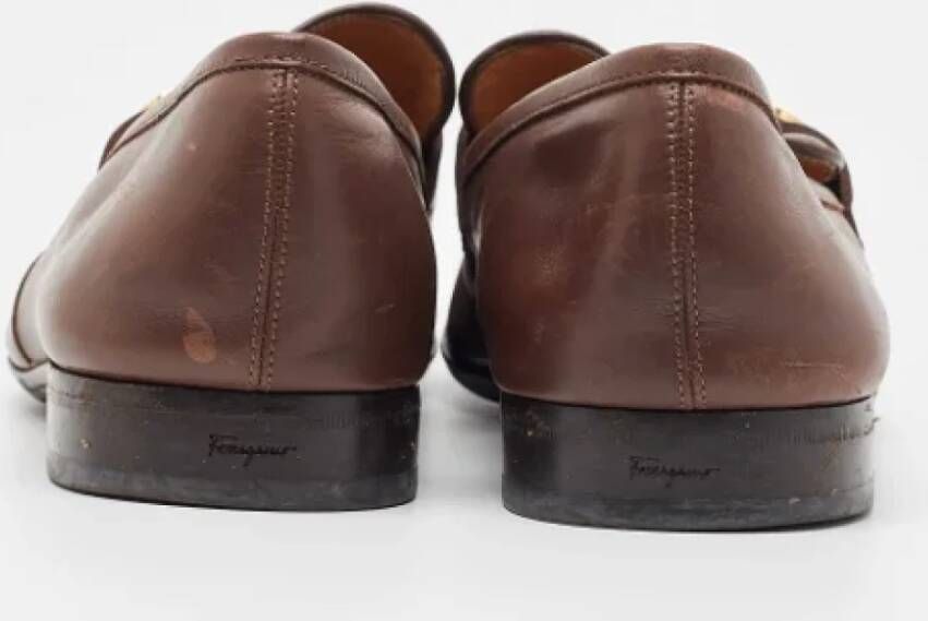 Salvatore Ferragamo Pre-owned Leather flats Brown Dames