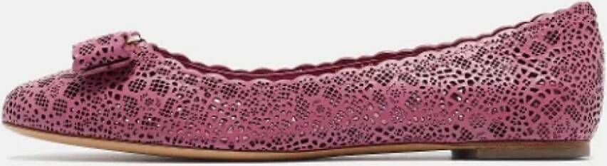 Salvatore Ferragamo Pre-owned Leather flats Pink Dames