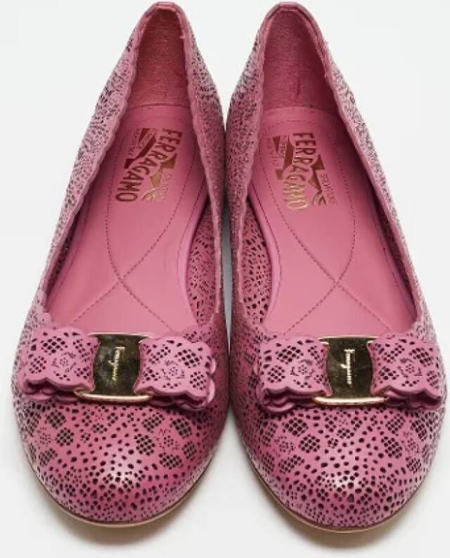 Salvatore Ferragamo Pre-owned Leather flats Pink Dames