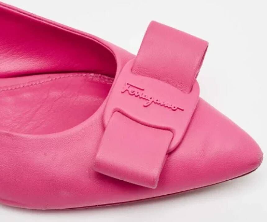 Salvatore Ferragamo Pre-owned Leather flats Pink Dames