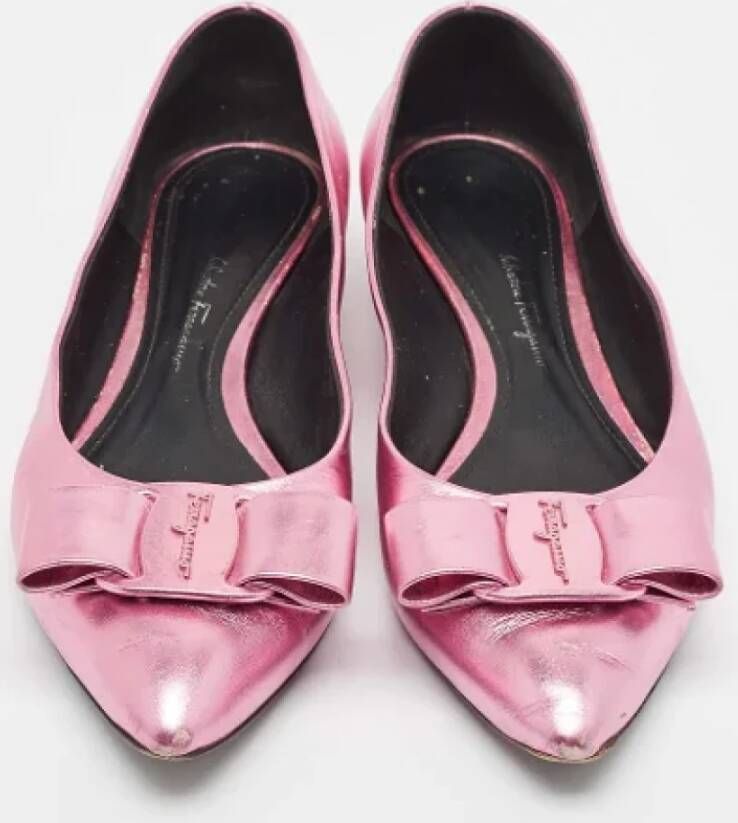 Salvatore Ferragamo Pre-owned Leather flats Pink Dames