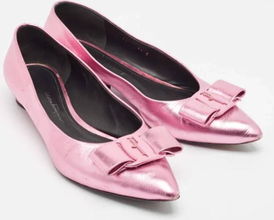 Salvatore Ferragamo Pre-owned Leather flats Pink Dames