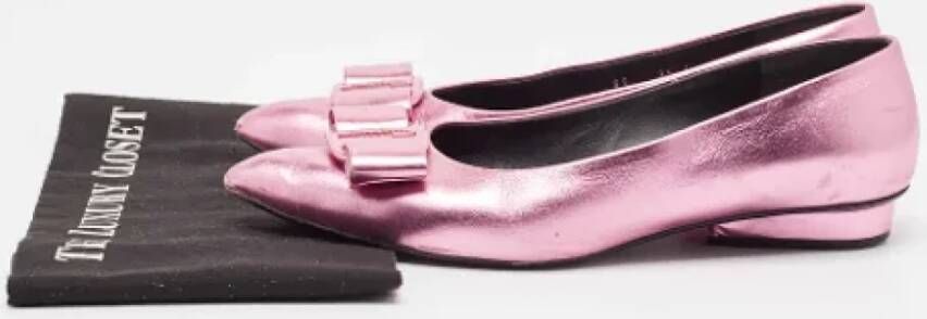 Salvatore Ferragamo Pre-owned Leather flats Pink Dames