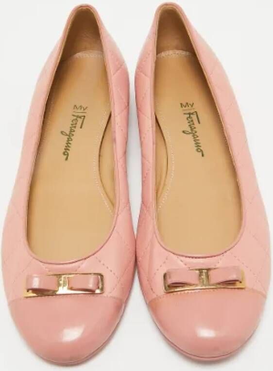 Salvatore Ferragamo Pre-owned Leather flats Pink Dames