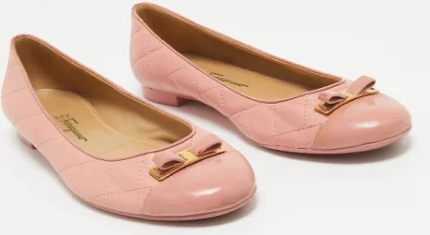 Salvatore Ferragamo Pre-owned Leather flats Pink Dames