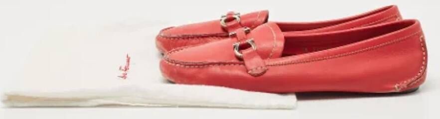 Salvatore Ferragamo Pre-owned Leather flats Red Dames