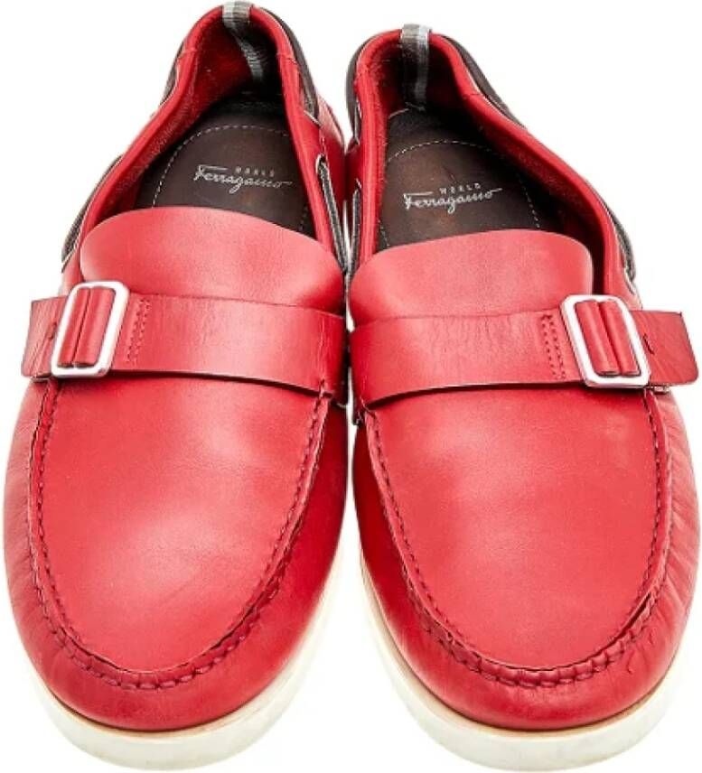 Salvatore Ferragamo Pre-owned Leather flats Red Dames